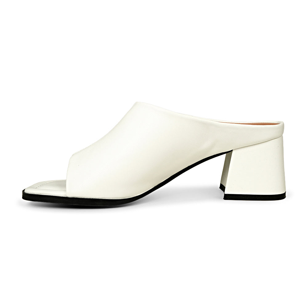 Bata Janette 6311331 white mule sandal, inner side view with open heel