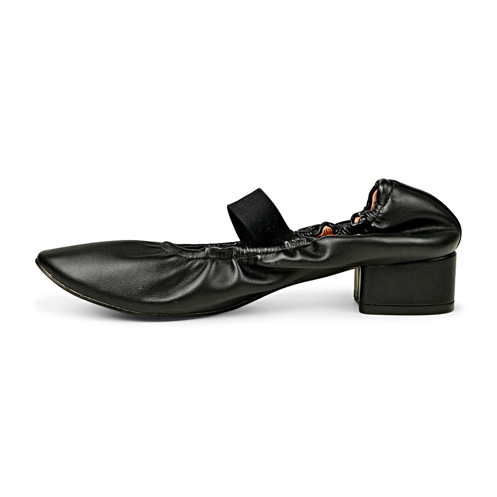 Bata Miami 6316320 black pump, inner side view with closed toe and heel