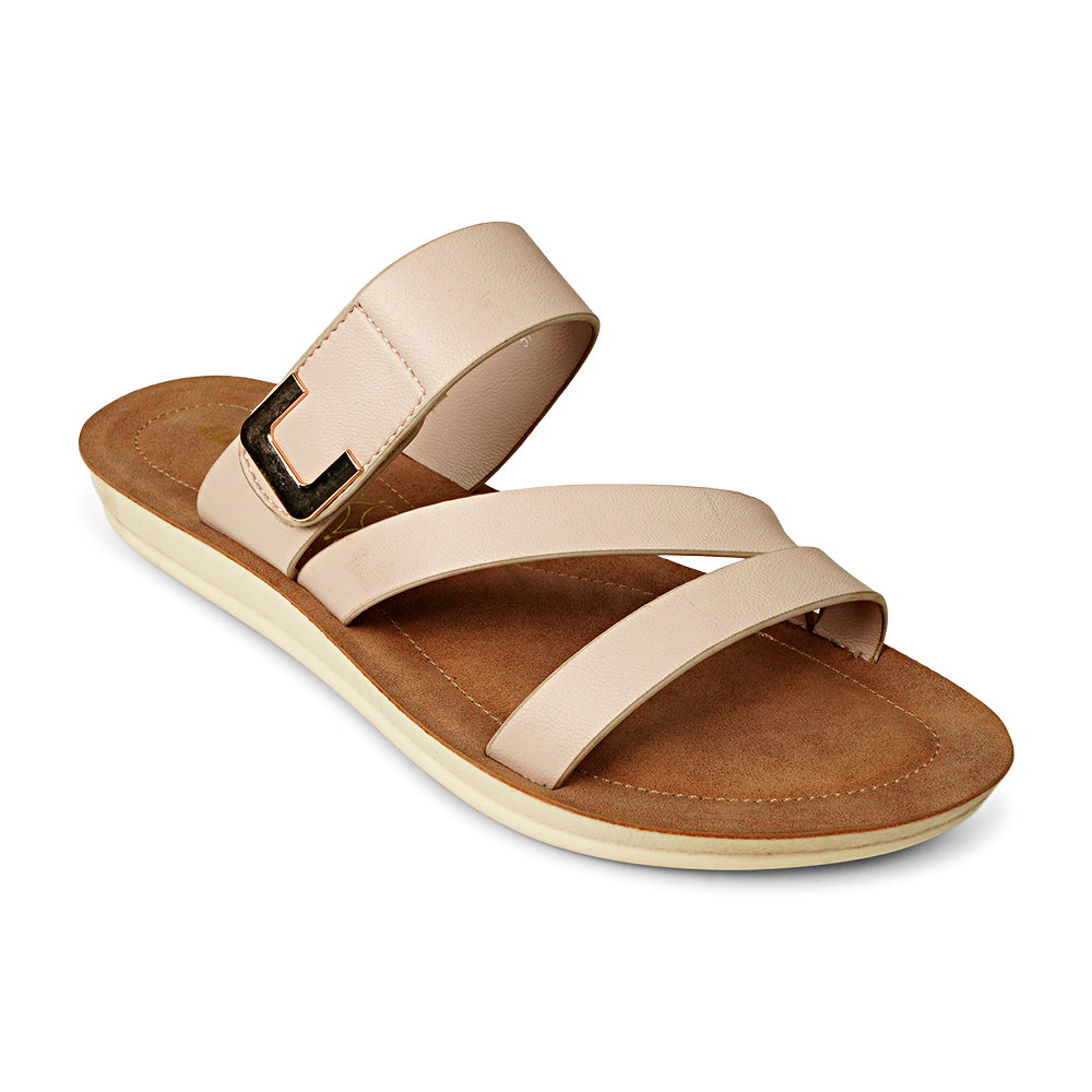 Bata Venus 5711016 ivory sandal, angled view showing metal buckle detail
