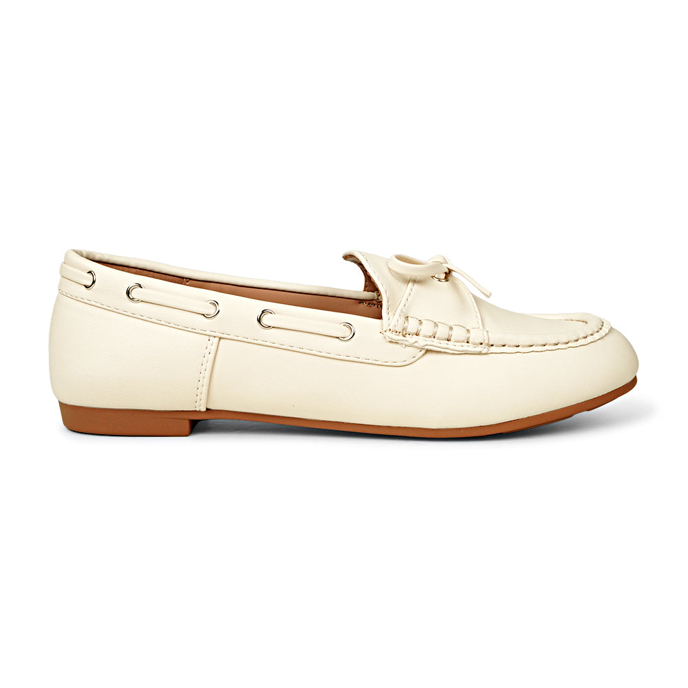 Bata Virginia 5311314 Women’s White Bow-Detail Loafers
