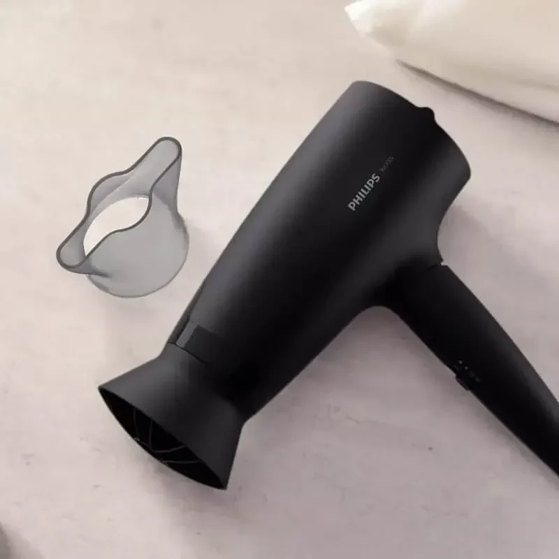 Philips BHD308 1600 W hair dryer, black body with ThermoProtect attachment and included diffuser