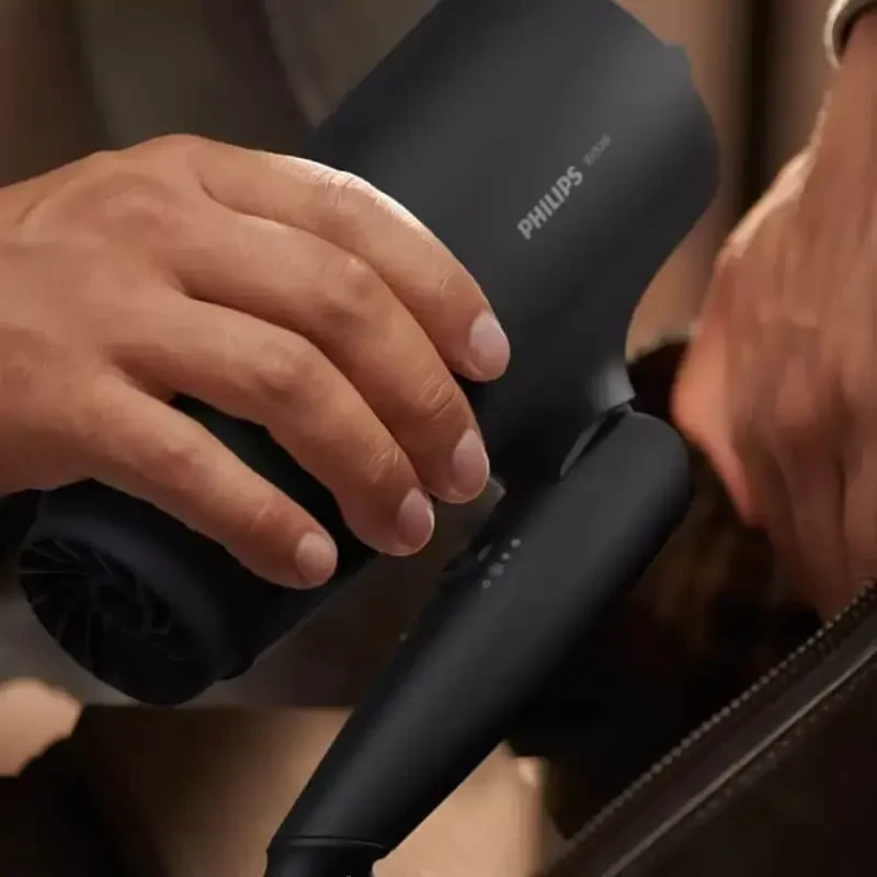 Philips BHD308 1600 W hair dryer, black body with ThermoProtect attachment and included diffuser