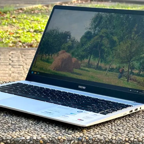 TECNO Tecno MEGABOOK T15RA Packshot Angle 2