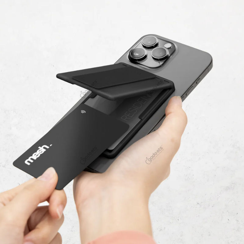 UNIQ Heldro ID Magnetic Card Holder With Grip Band